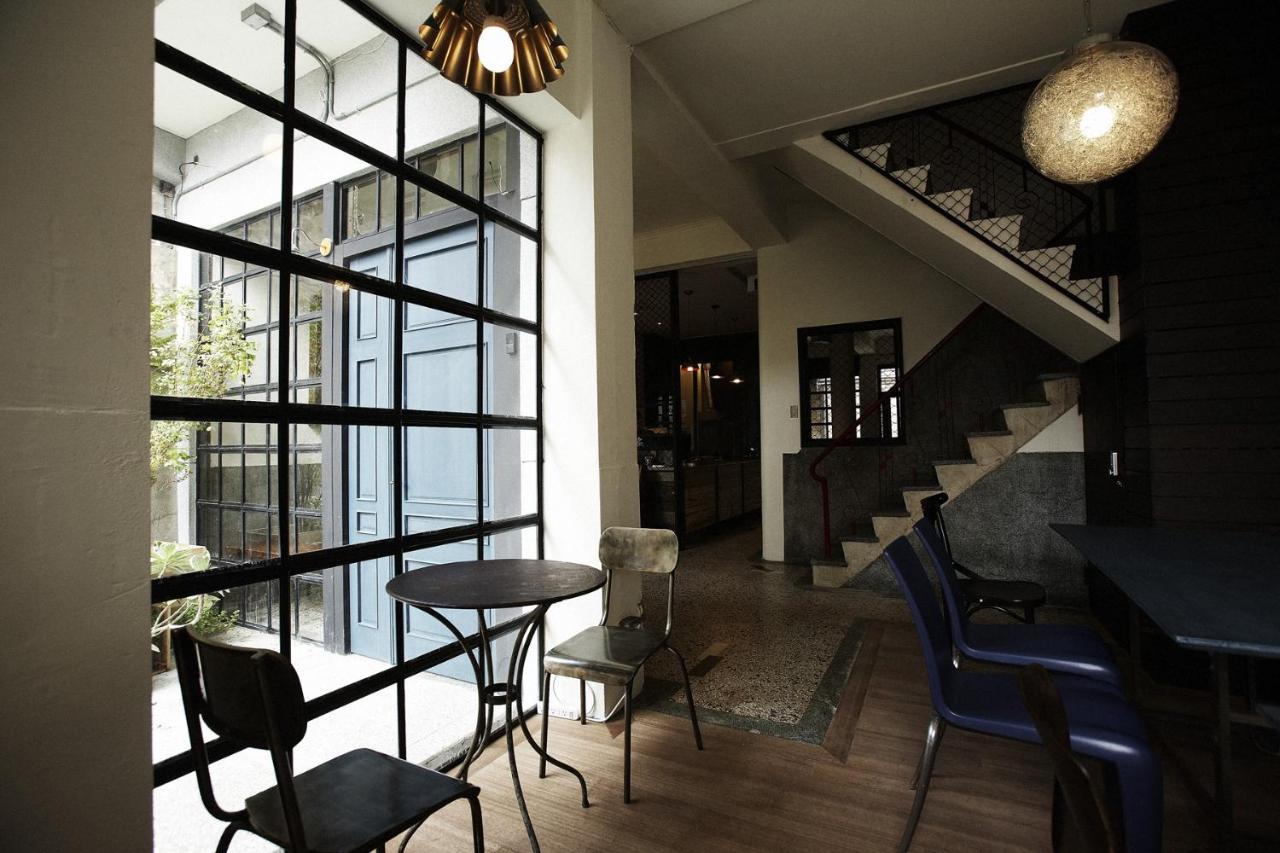 Your Fun Apartment Tainan Exteriör bild